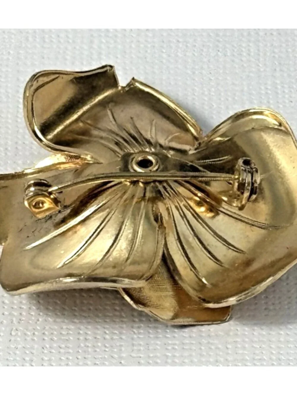 Gold Tone Flower Brooch Pin With Faux Pearl Center